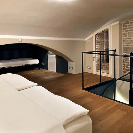 Design Loft 2 Minutes To Wenceslas Square شقة
