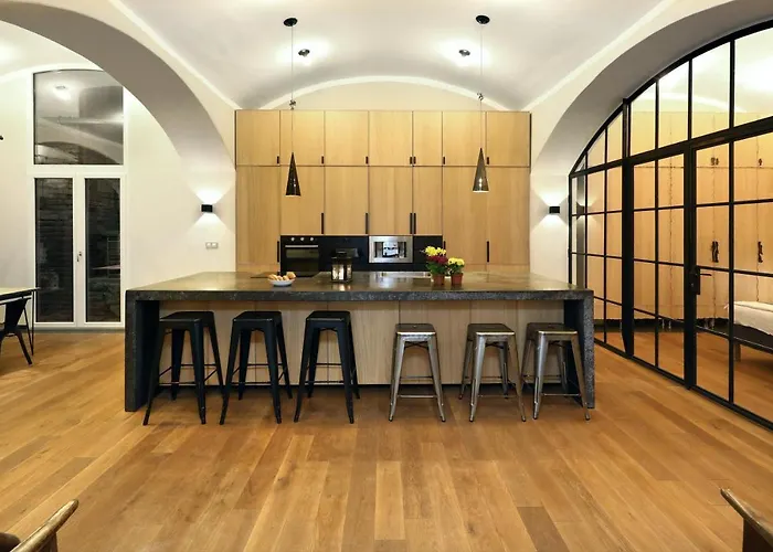 Design Loft 2 Minutes To Wenceslas Square Lägenhet *