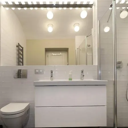 Design Loft 2 Minutes To Wenceslas Square شقة