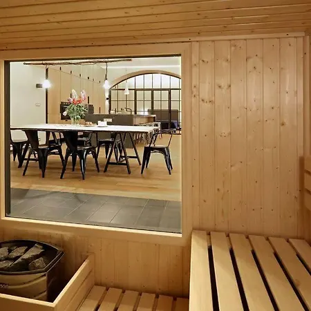 Design Loft 2 Minutes To Wenceslas Square شقة *