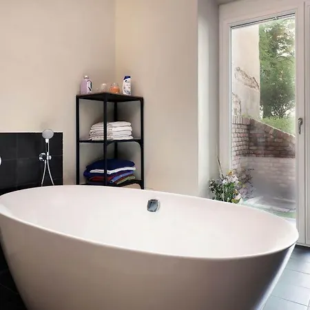 Design Loft 2 Minutes To Wenceslas Square شقة *