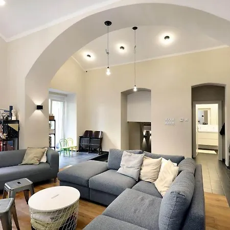 Design Loft 2 Minutes To Wenceslas Square شقة براغ