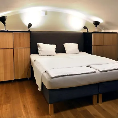 Design Loft 2 Minutes To Wenceslas Square شقة